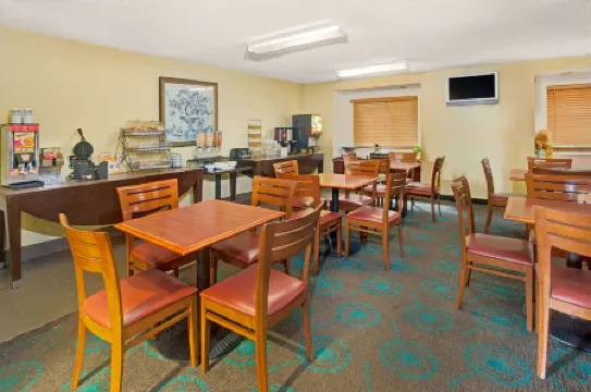 Microtel Inn & Suites by Wyndham Atlanta Airport