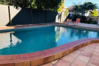 Hamilton Brisbane Airport Hotel - Pools