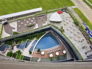 Novotel Kolkata - Hotel & Residences