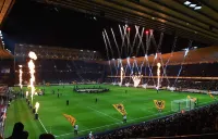 站台一側的頂樓公寓