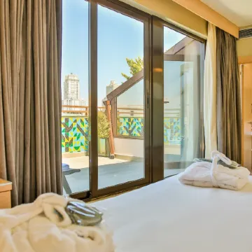 Hotel Opera Отели рядом с достопримечательностью «Небоскреб "Испания"»