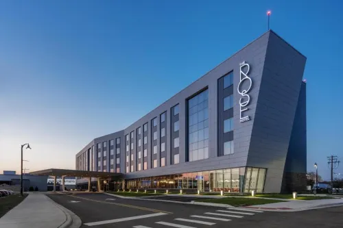 The Rose Hotel Chicago O’Hare, Tapestry Collection by Hilton - Boutique