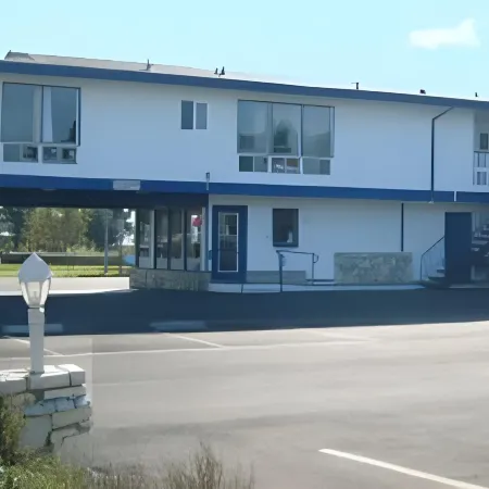 Front Street Inn