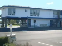 Front Street Inn - parking