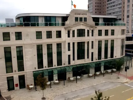 The Grand Hotel Swansea Отели рядом с достопримечательностью «Waterfront Viewpoint»