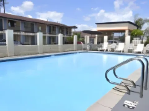 Casa Blanca Hotel & Suites Orange