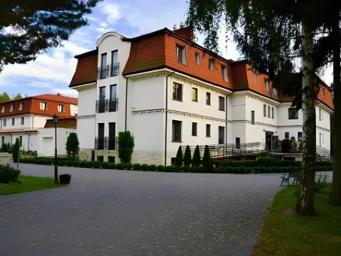 Hotel Afrodyta Business & Spa Отели в г. Жирардув