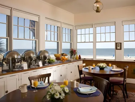 Elizabeth Pointe Lodge Отели рядом с достопримечательностью «Amelia Island Lighthouse»