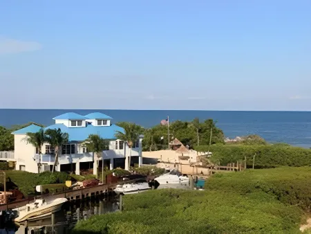 Ocean Pointe Suites at Key Largo