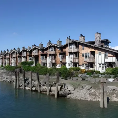 La Conner Channel Lodge