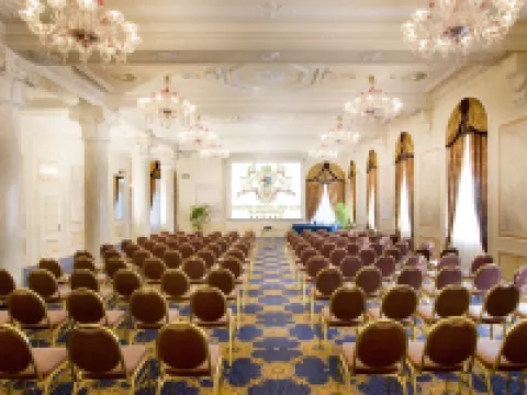 德斯伊利斯波若梅斯大酒店 韋巴諾-庫西奧-奧索拉酒店