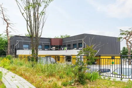 Yangyang Supia Pension Отели рядом с достопримечательностью «Uisangdae Pavilion»