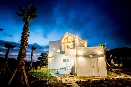 1. 제주 위드유애월..