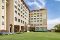 Travelodge by Wyndham Harbor City
