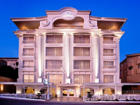 La Boutique Hotel & Suites