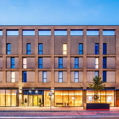 Holiday Inn Express LONDON - EXCEL by IHG Hotel dekat Bandara London