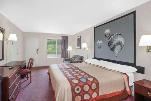 Super 8 by Wyndham Decatur Priceville Hotels in Hartselle