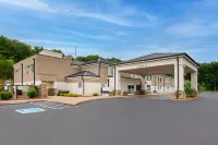 Holiday Inn Express Hurricane Mills (Waverly) Hotels in Humphreys County