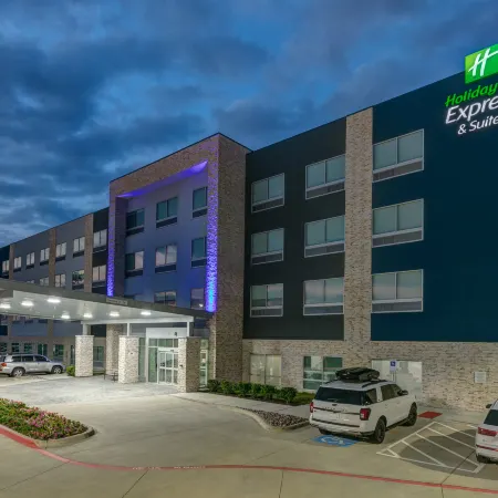 Holiday Inn Express & Suites DALLAS – PLANO NORTH by IHG