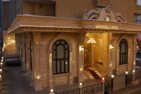 Gostaresh Hotel Hotel in zona پاساژ نقش جهان