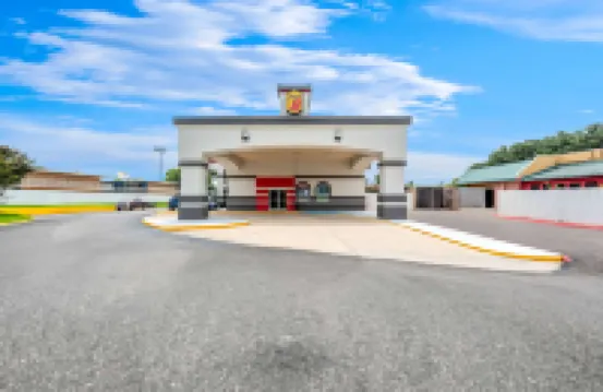 Super 8 by Wyndham Baton Rouge/I-10 Hôtels à : 