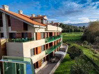Apartamentos Albatros Hotels in Llanes