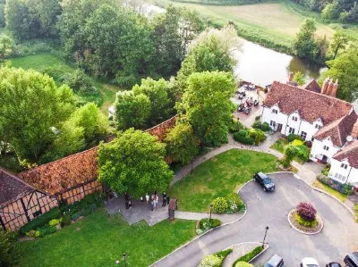 The Kingfisher Hotels near Park Wood Nature Reserve