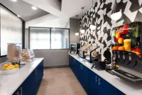 La Quinta Inn & Suites by Wyndham Greensboro NC - Desayuno