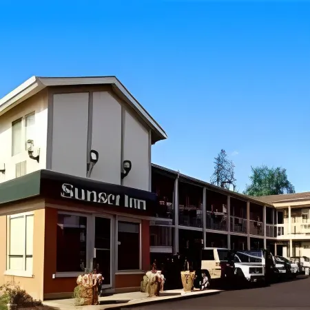 Sunset Inn Отели рядом с достопримечательностью «Ландис-Лейн»