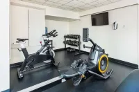 Quality Inn Downtown Inner Harbour - ที่มีฟิตเนส