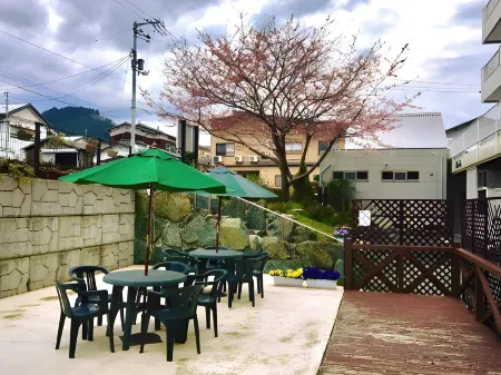 Uwa Park Hotel Отели рядом с достопримечательностью «Ehime Prefecture Museum of History and Culture»