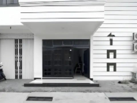Mess Inn Semarang Hotel dekat Kota Lama Semarang