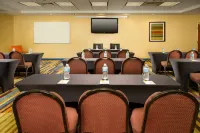 Fairfield Inn & Suites Marshall