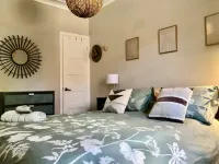 Exquisite and Modern Loft Hotels in Rosemont–La Petite-Patrie