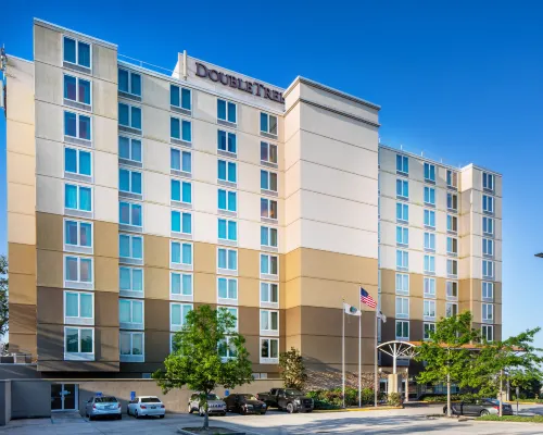 DoubleTree by Hilton Biloxi Hotels in Biloxi