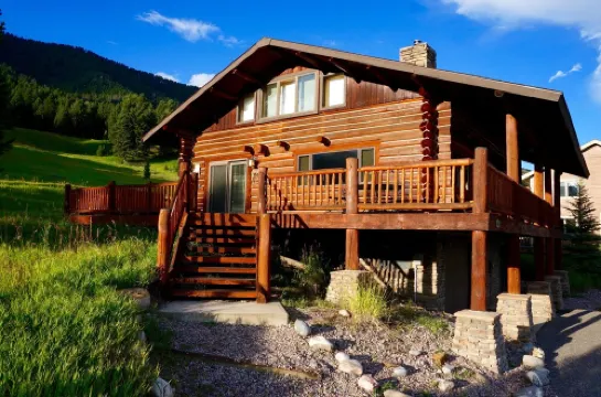 Lovely Log cabin in heart of Big Sky