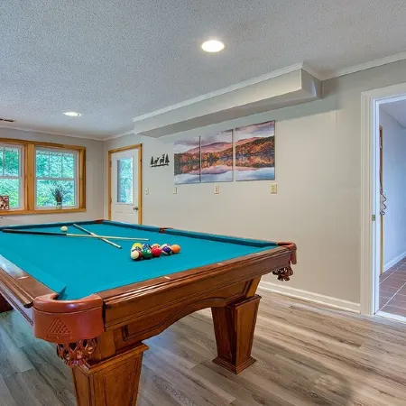 5Br 2 Kitchens Custom Home Pool Table 1 Mile to Downtown Bryson City