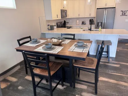 3bd/3ba home centrally located between Horseshoe Bend and Antelope Canyon. Отели рядом с достопримечательностью «Хорсшу Бенд»