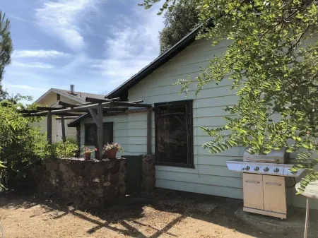 Private Cottage “Storybook Barn”