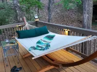 Romantic Retreat in the Treetops of Big Canoe with Hot Tub & Stunning Views! Hotels in Pickens County