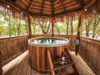 Mockingbird Yurt/Cold A/C! Hot Tub/Medina River Access/River Yurt Village Hotele w: Bandera County
