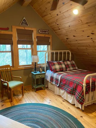 Family Friendly Northwoods Retreat With Water Access! Отели в г. Douglas County