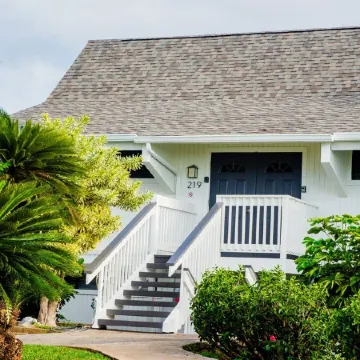 Experience the Island Paradise of Kauai's North Shore from above the Treetops.