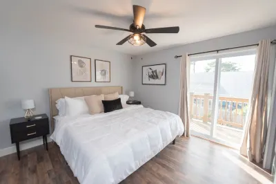 Casa Espacio - Fun Family Pool Home w/ Hot Tub & Game Room!