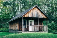 600 Sq. ft Cabin with King Size Bed - Quiet Location, Close to Skiing Hotels in Virgil