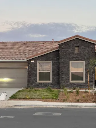 Luxurious 3BR/3BA Getaway Home with Dual Living Spaces in SW Bakersfield