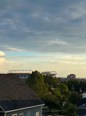 LOCATION! 1 mile from William Brice Stadium - Close to Campus! Close to IT ALL!