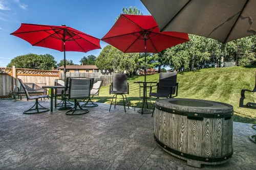 Spacious Updated Home Within Minutes to Shopping & Restaurants!