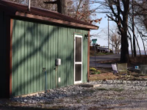 Studio Cabin on Grand Lake near Bernice State Park53996 E 270RD, Afton OK 74331 特拉華縣酒店
