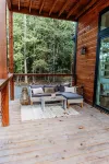Le Bijou - 3 Level One Bedroom Cabin